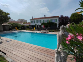 Villa 7 chambres avec grande piscine à 600 m de la plage